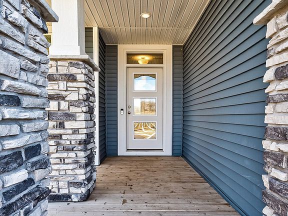4th image of 523 Lagrandeur Rd