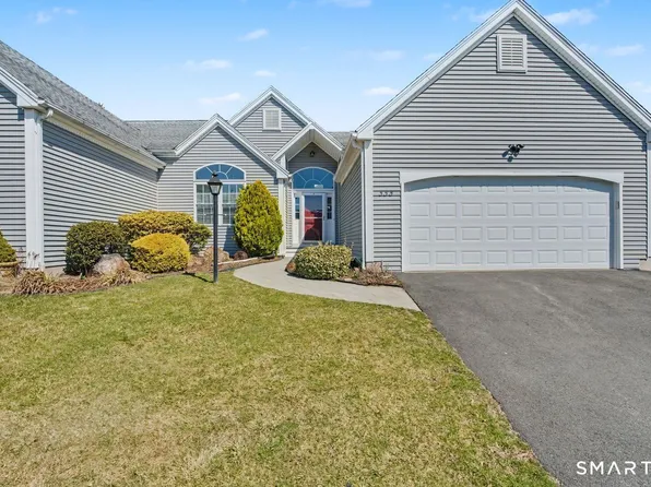 555 Mohave Circle #555, Shelton, CT 06484