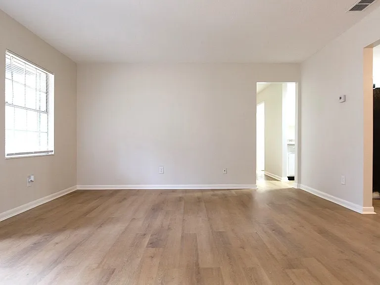 2403 Banyan Dr — Photo 10