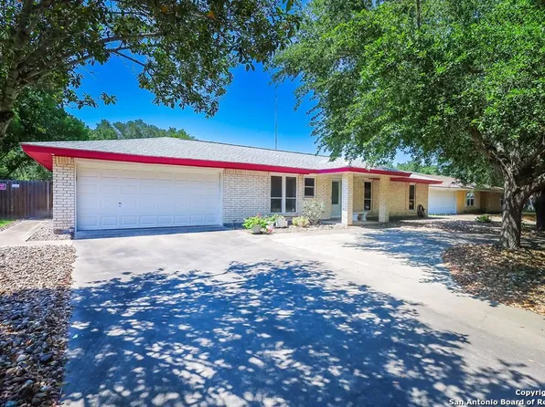 1411 Las Palmas Cir, Beeville 78102