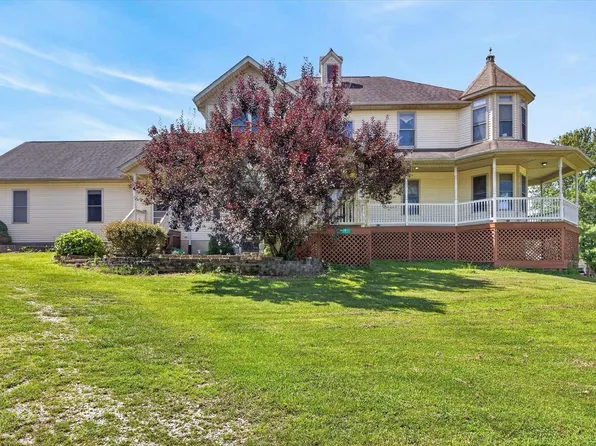 646 S Country Estates Ln, Bloomfield, IN 47424