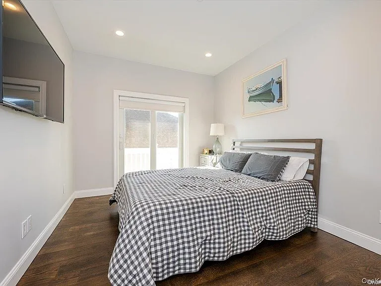206 Grand Blvd — Photo 14