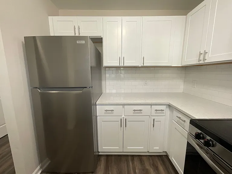 Meridian Park Apartments — Photo 52