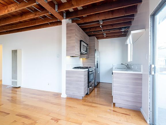 3rd image of 123 Park Pl APT 4