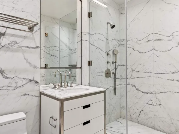 350 West Broadway image 11 of 15