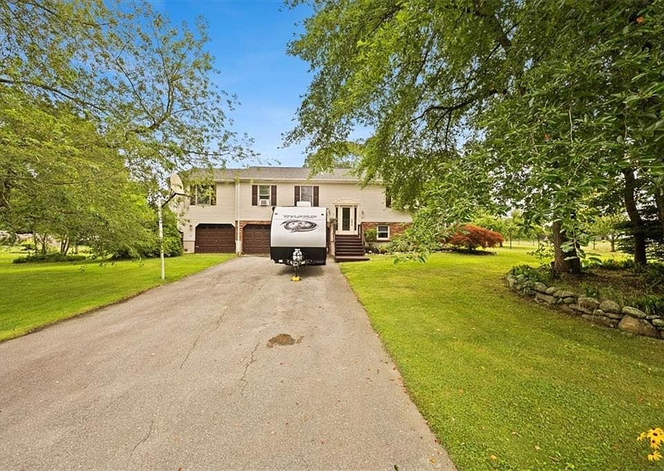 1st image of 141 Bridle Way