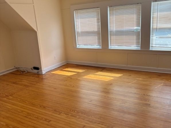 16 Summit Ave APT 3
