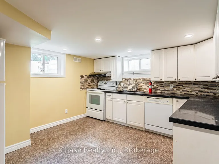 402 Guelph Line — Photo 11