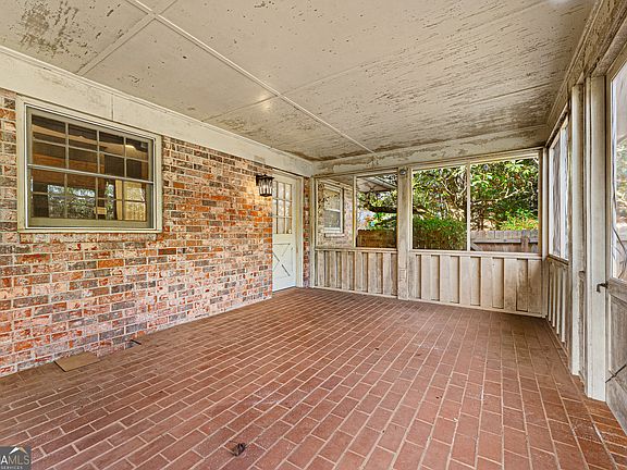 5th image of 280 Lullwater Rd