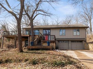 424 Navajo West St, Lenexa, KS 66217