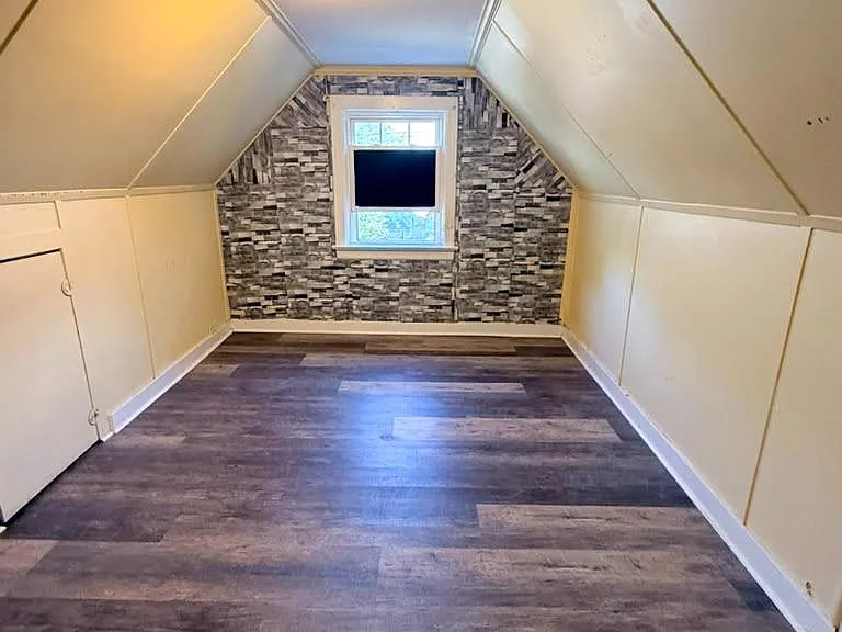 8 Herman Ave — Photo 14