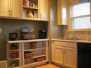 4th image of 1646 Brownlee Ave