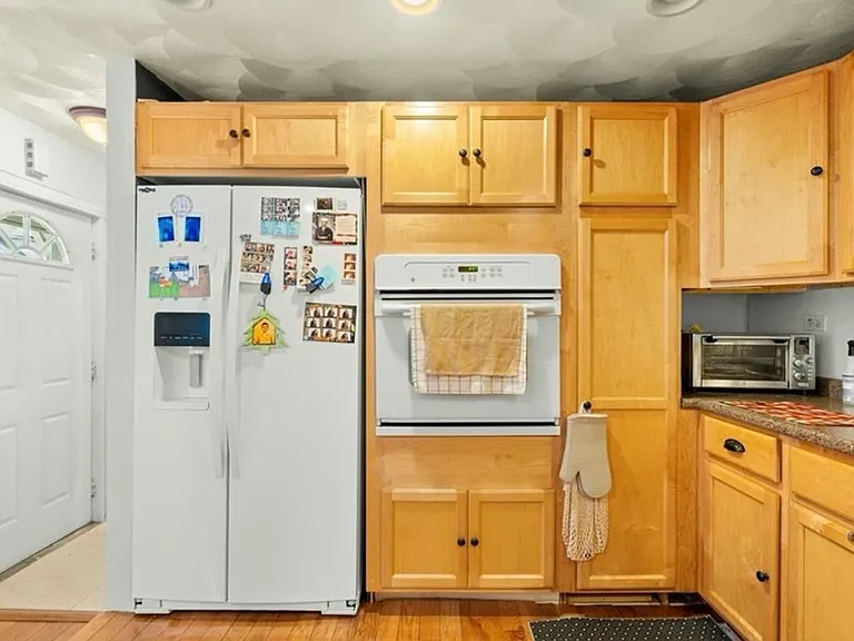 110 Pleasant St #1 — Photo 8