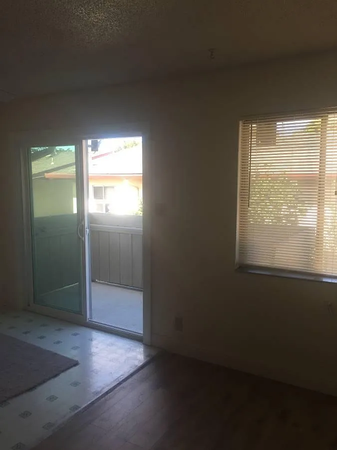 2 bed, 1008 sqft, $2,300 — Photo 4