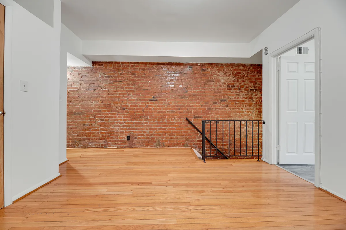 Building Photo - 1241 Duncan Pl NE #2