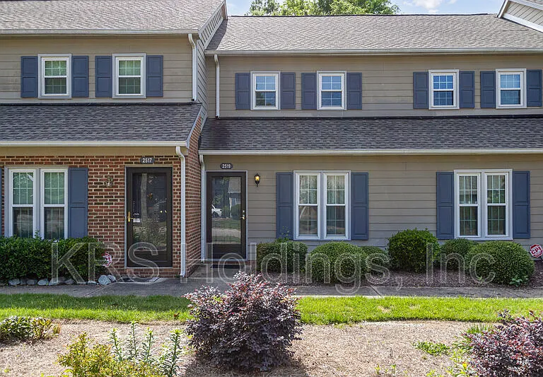 2519 Hitchcock Dr — Photo 1