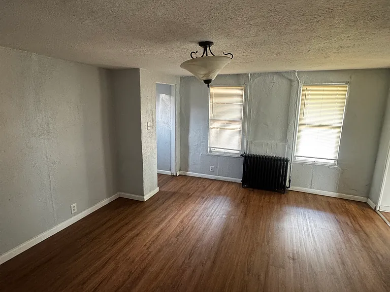 129 Clover St #1 — Photo 4