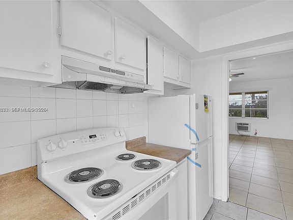 5th image of 1050 E Sample Rd APT 309