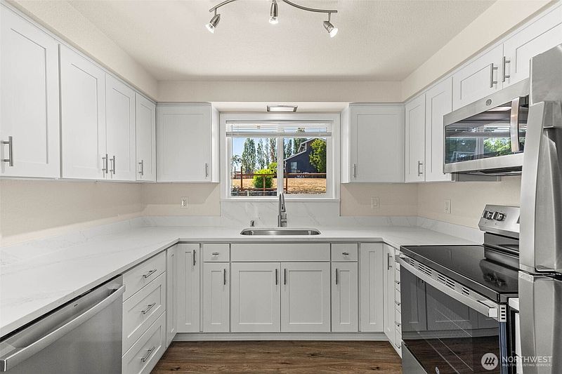 5th image of 4706 124th Avenue Ct E