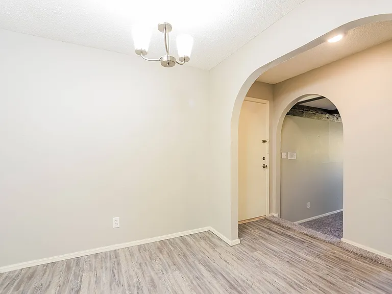 Premium unit dining area (10FB10) Premium unit dining area (10FB10)