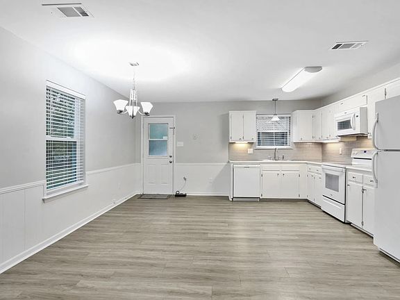 Kitchen & Dining Room
