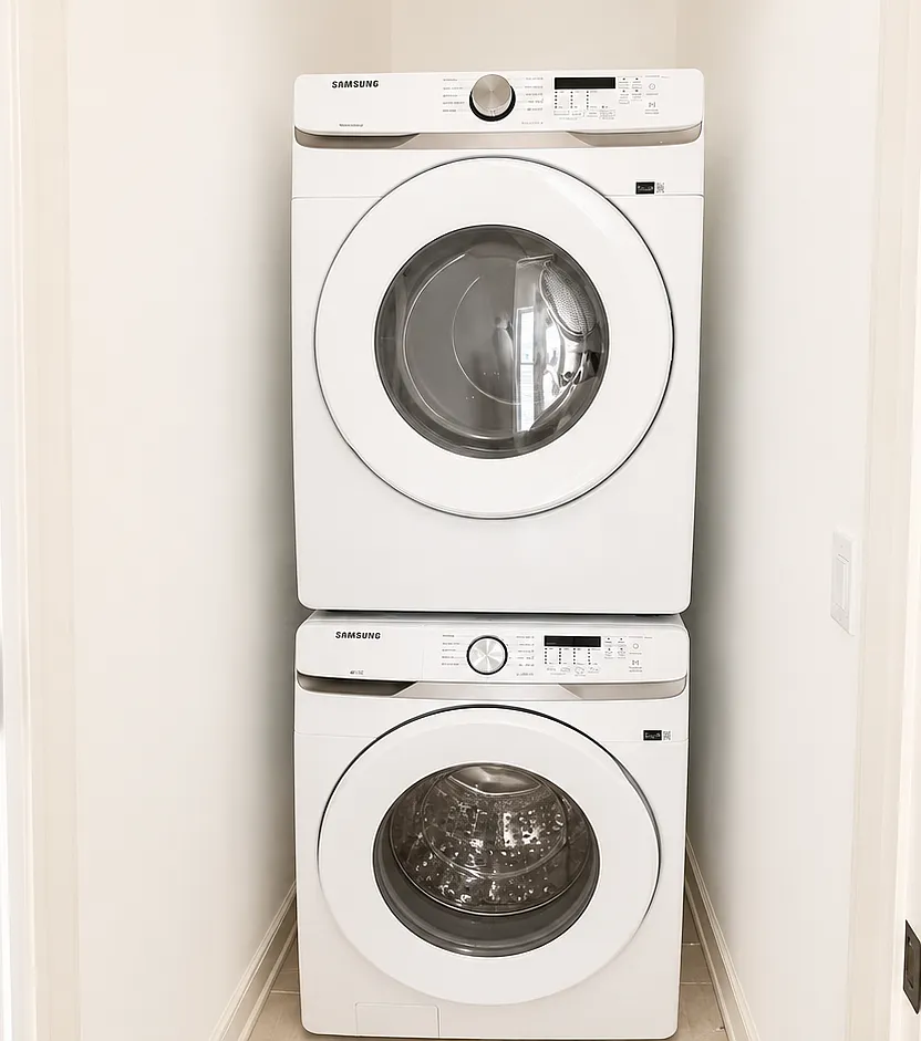 2 bed, $3,050 — Photo 1