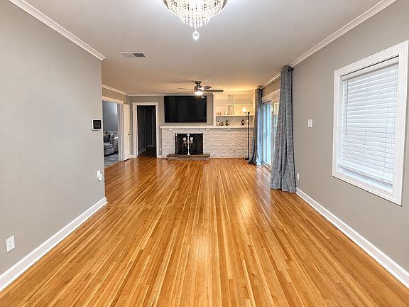 5th image of 964 Hawthorne St