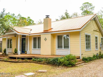 6424 Poco Rd, Ocean Springs, MS, 39564