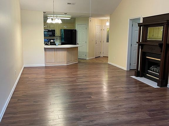 5th image of 681 Sunrise Cir