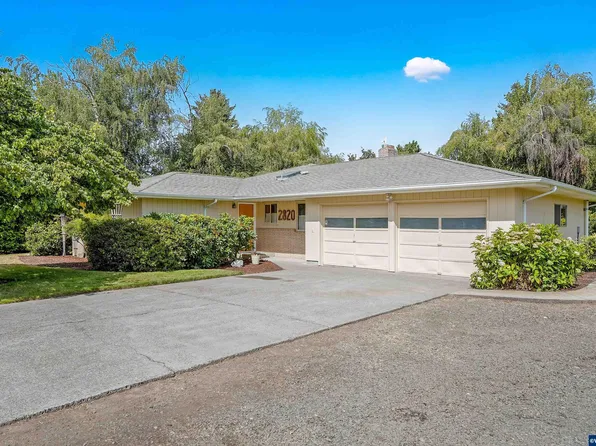 2820 Hazel Dr, Lebanon, OR 97355