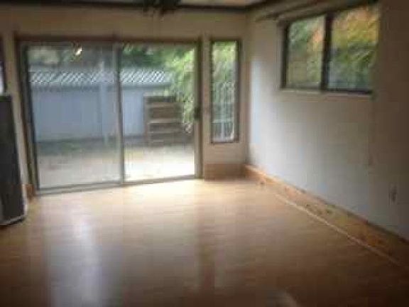 4th image of 4231 Glen Terra Dr SE