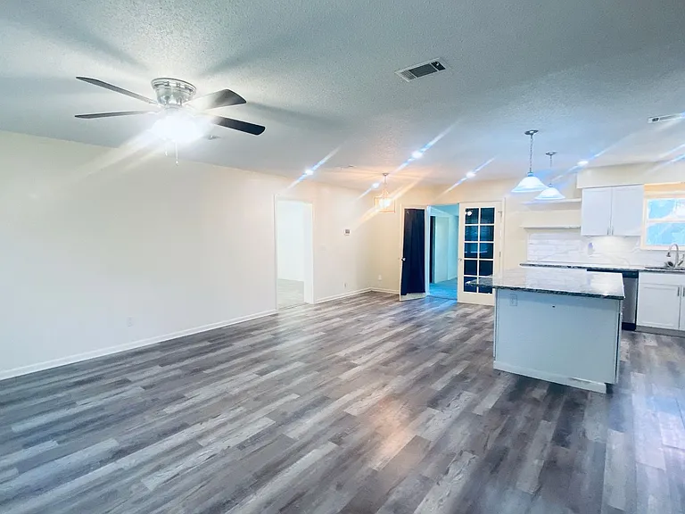 2315 Reva Cir — Photo 40
