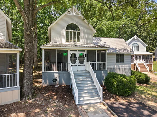 207 Hurst Haven Dr, Grand Rivers, KY 42045