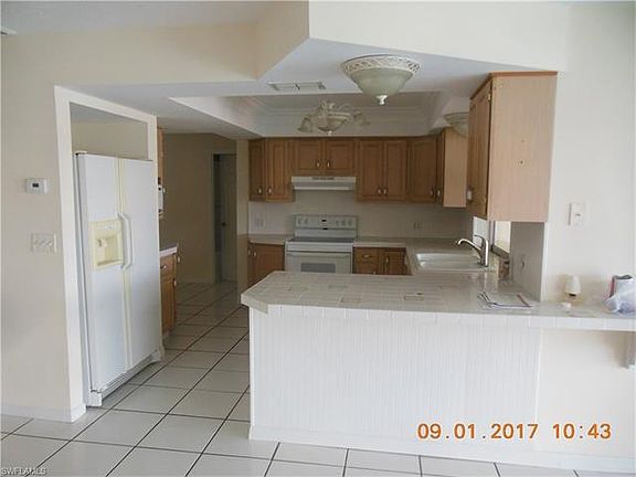 4th image of 5001 SW 5th Pl