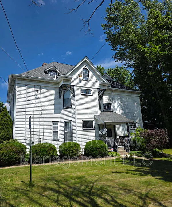 502 Walnut Ave #2