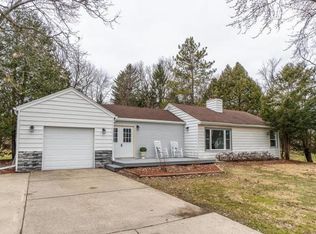 1066 Mobile St, Lake Geneva, WI 53147