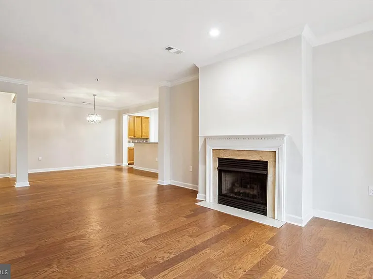 10328 Sager Ave #407 — Photo 6