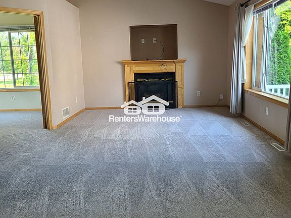 3rd image of 5543 Glenview Ln