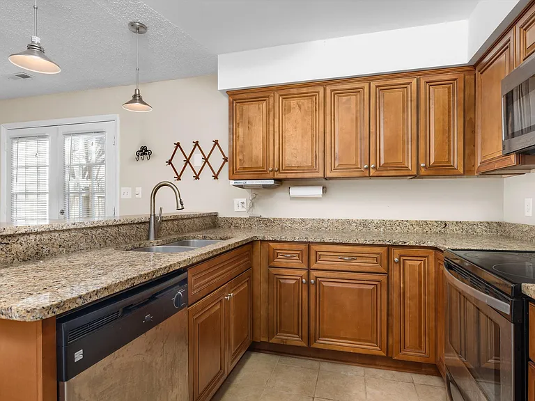 527 Pine Tops Ct — Photo 8