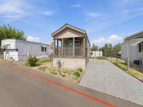 481 Twin View Blvd #121, Redding, CA 96003