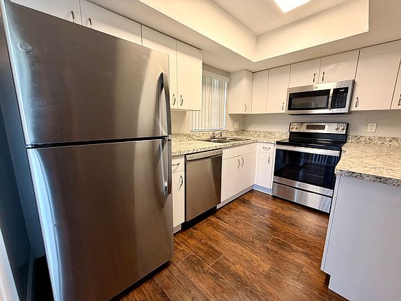 5th image of 21-24 Springwood Sq #23