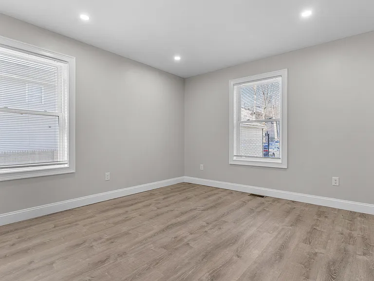 14 Herschel St #1 — Photo 9
