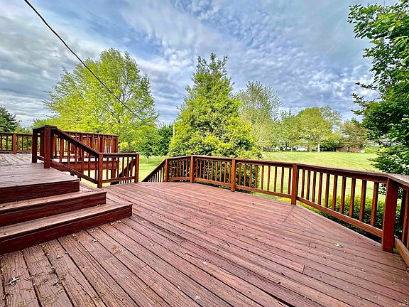 2nd image of 603 S Park Dr