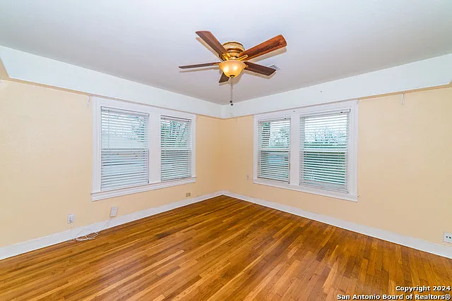 2218 W Mistletoe Ave — Photo 20