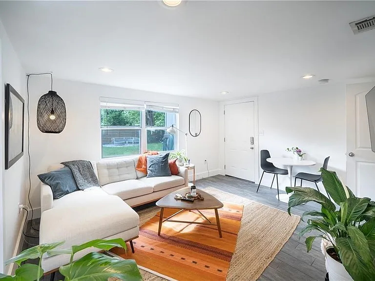 1119 Gunter St #B — Photo 1