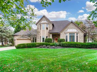 8855 Chateau Dr, Pickerington, OH 43147