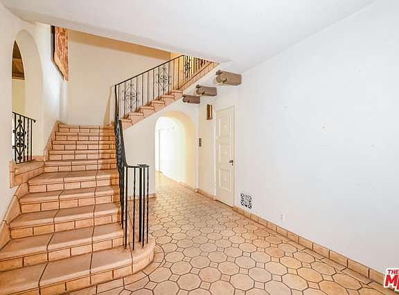 5th image of 174 S Highland Ave