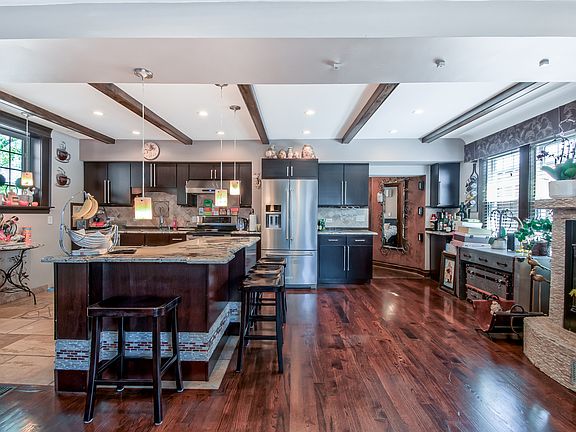 4th image of 3931 N Panama Ave