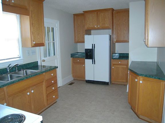 2nd image of 1804 SE Greenville Blvd