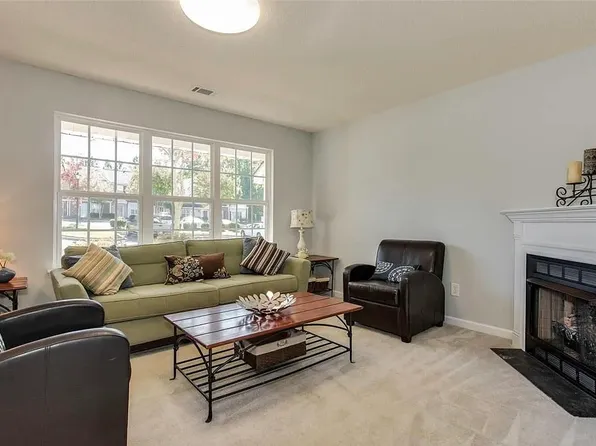 17121 Greenlawn Hills Ct, Charlotte, NC 28213